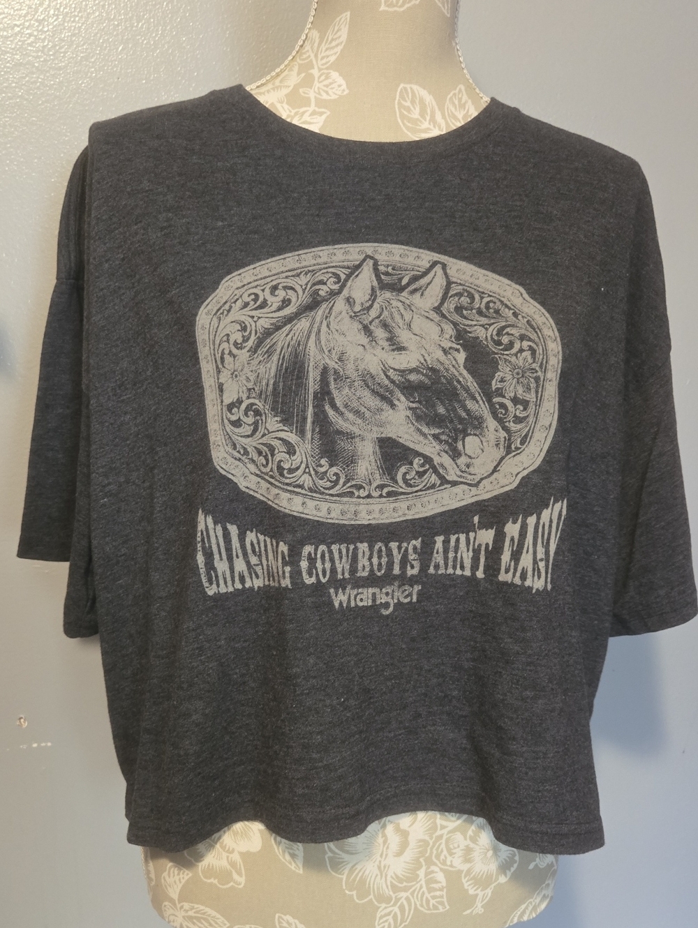 Wrangler Charcoal Graphic Crop Tee with White Horse Print